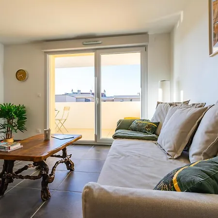 Au 4 Le Long Du Canal Avec Parking * Dijon