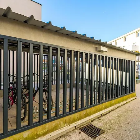 Au 4 Le Long Du Canal Avec Parking アパート