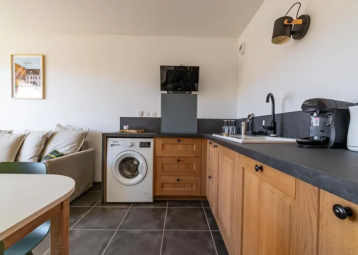 Au 4 Le Long Du Canal Avec Parking Apartment *