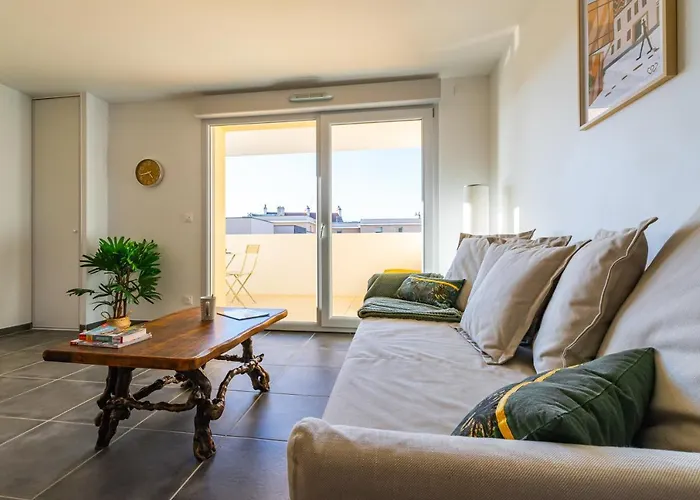 Au 4 Le Long Du Canal Avec Parking * Дижон