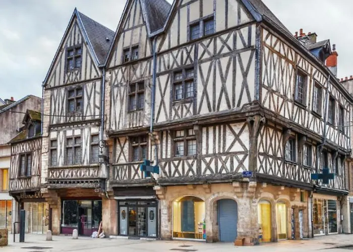 Au 4 Le Long Du Canal Avec Parking Apartment Dijon